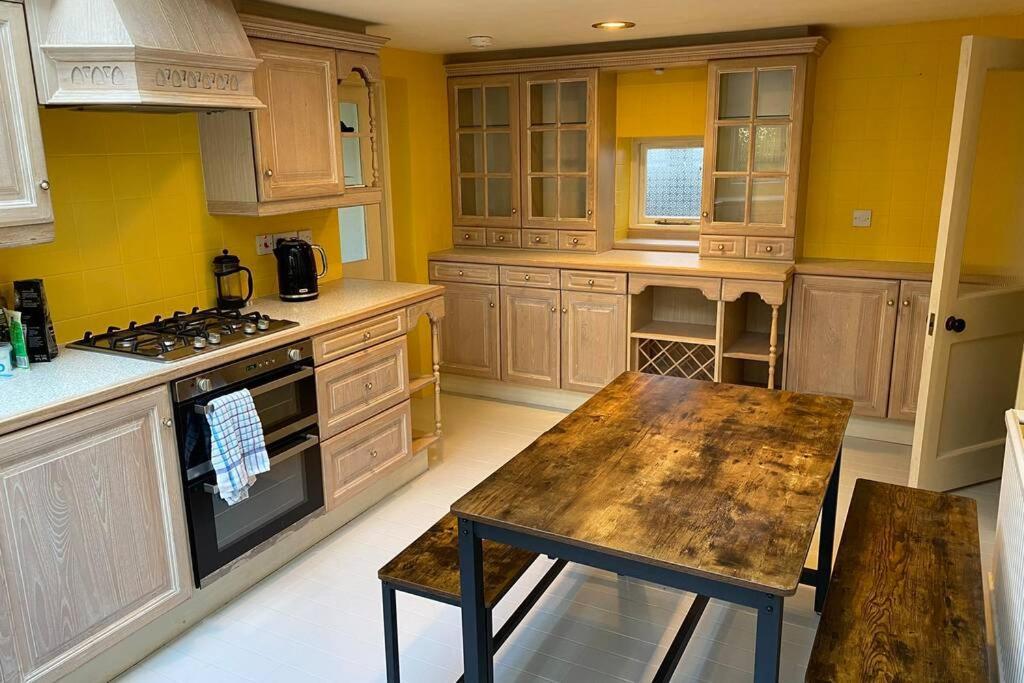 Lynwood - Victorian Home In The Peak District بيكويل المظهر الخارجي الصورة