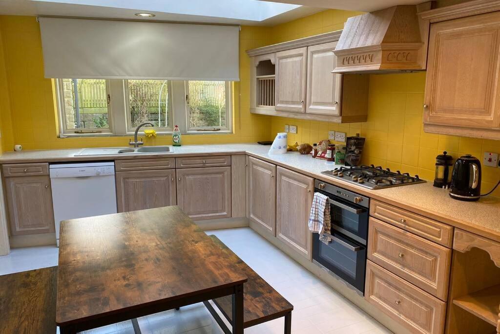 Lynwood - Victorian Home In The Peak District بيكويل المظهر الخارجي الصورة